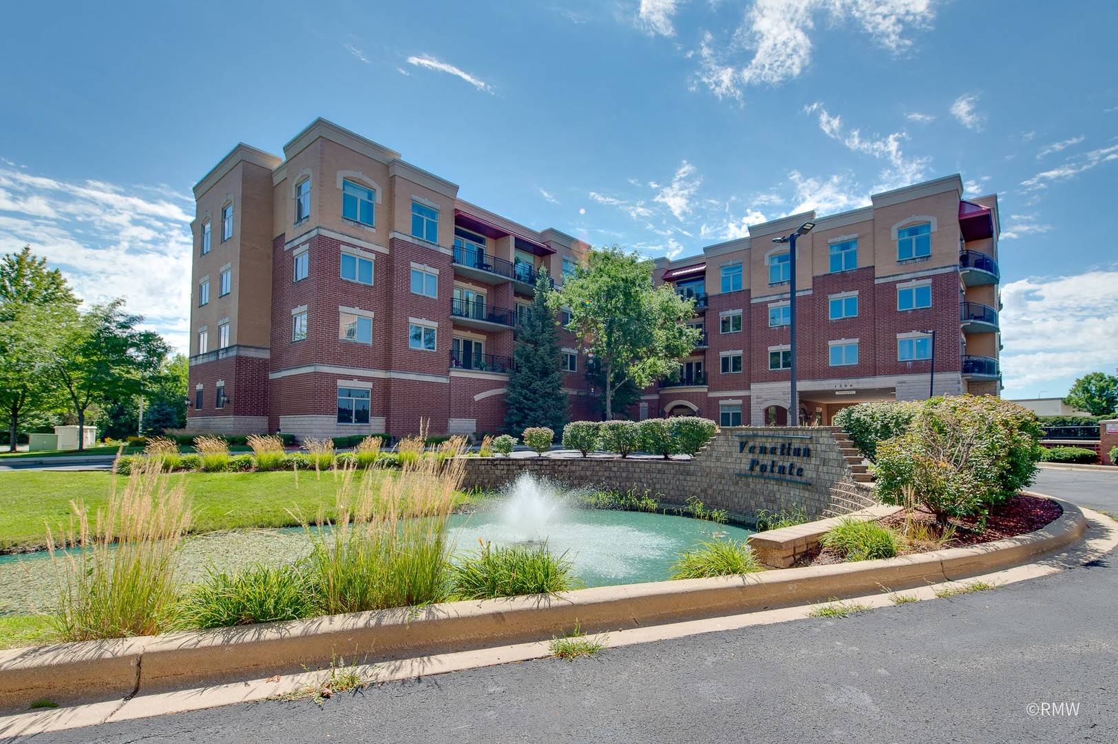 Addison, IL 60101,1200 N Foxdale DR #307