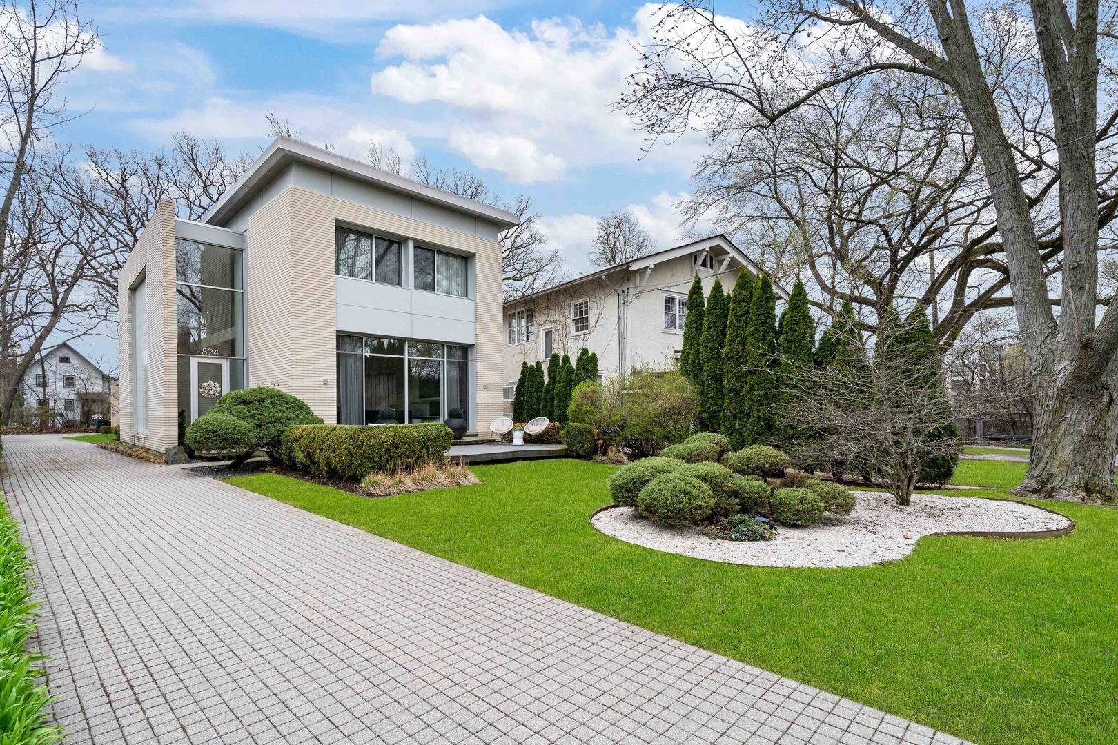Winnetka, IL 60093,824 Humboldt AVE