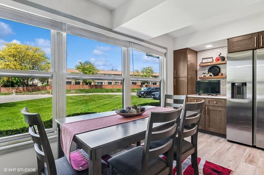 Deerfield, IL 60015,1454 Inverrary LN