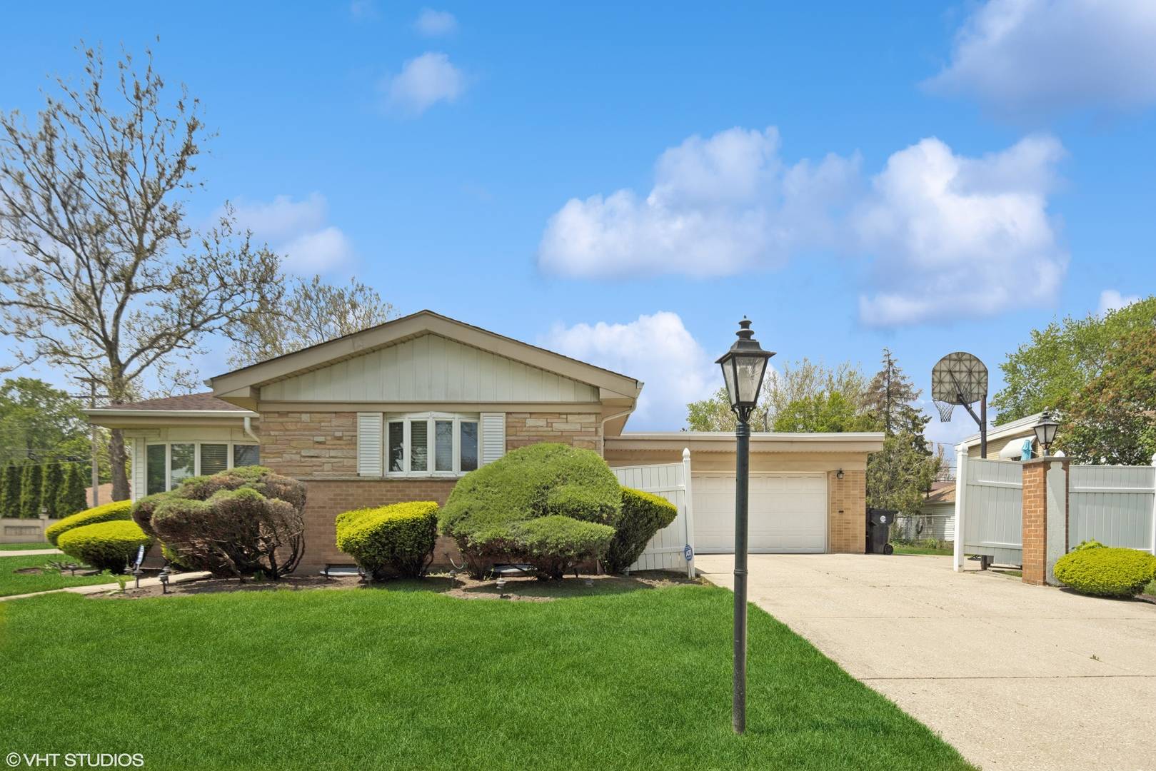 Westchester, IL 60154,10720 Wakefield ST