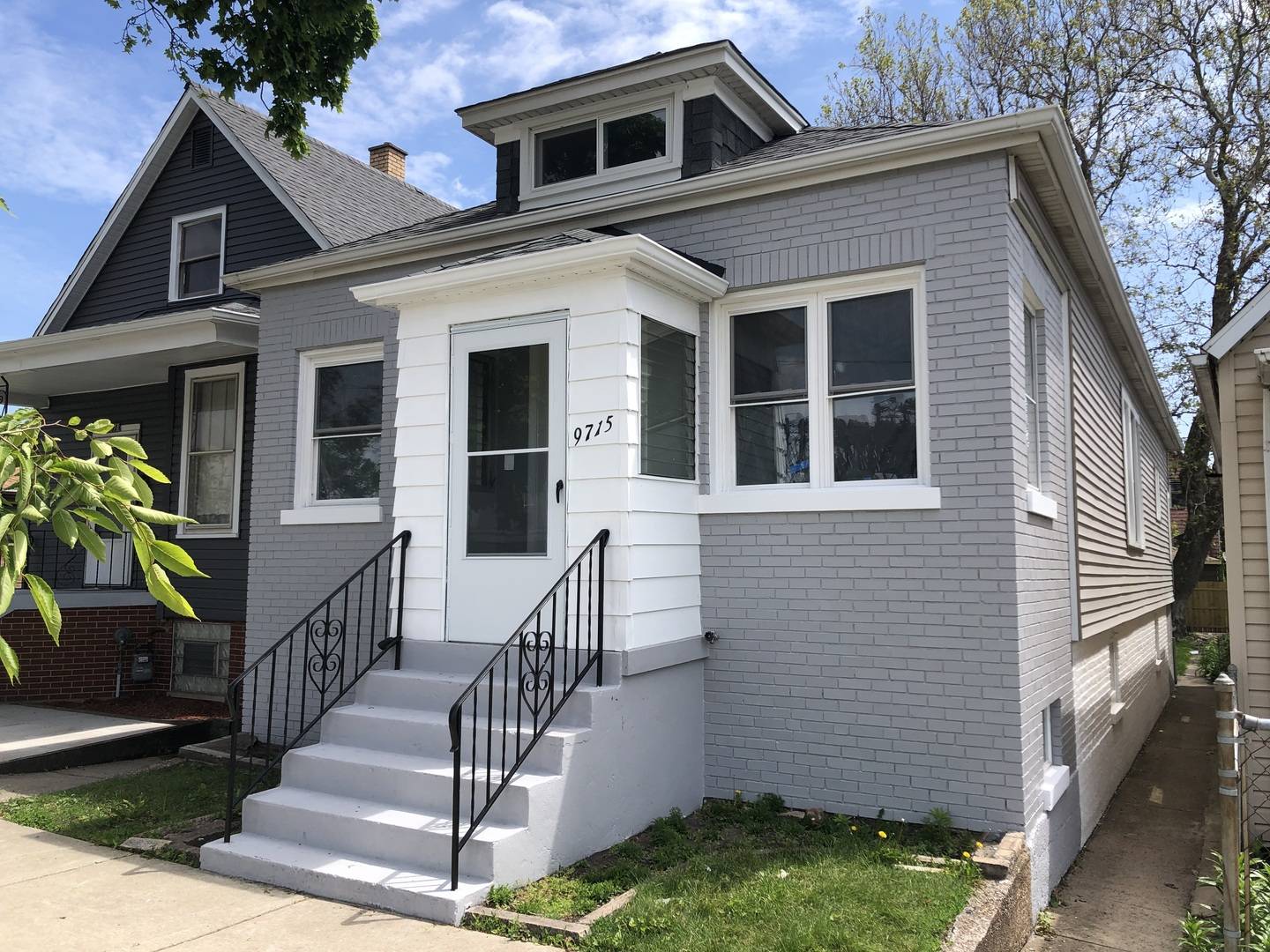 Chicago, IL 60617,9715 S Avenue N AVE