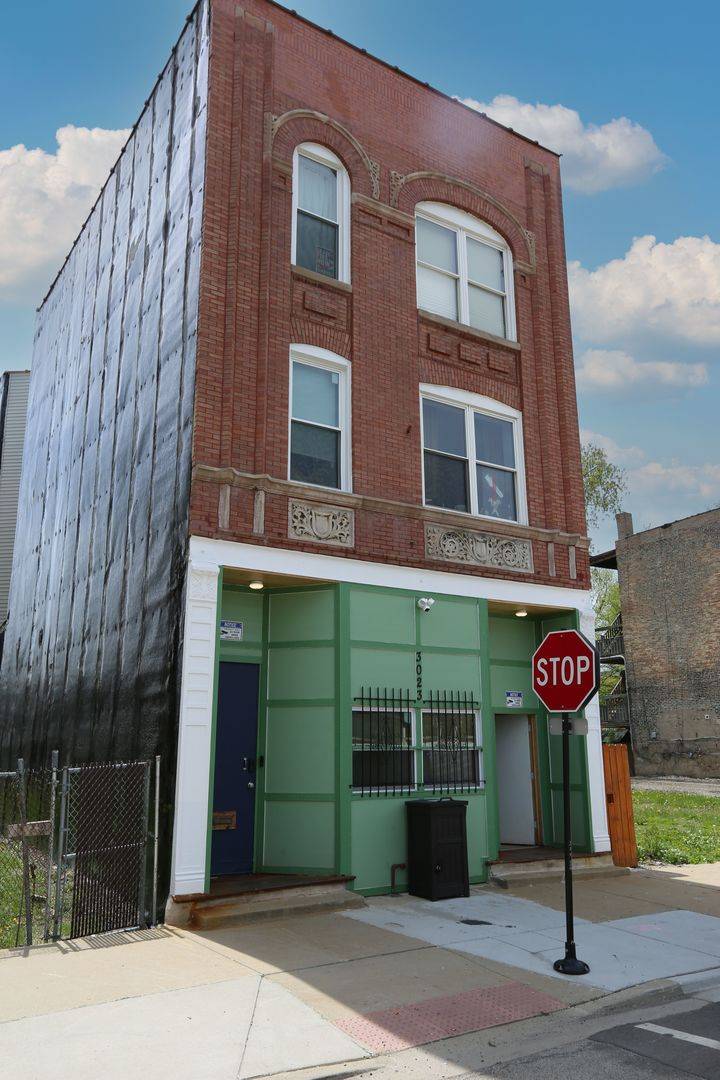 Chicago, IL 60612,3023 W 5th AVE #1