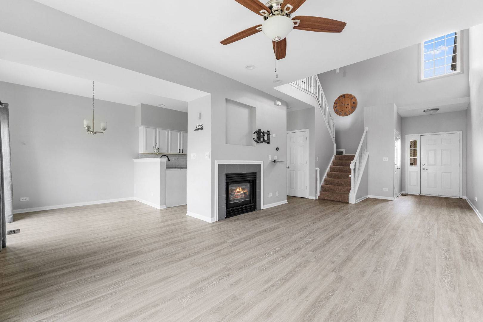 Aurora, IL 60502,1007 PARK HILL CIR