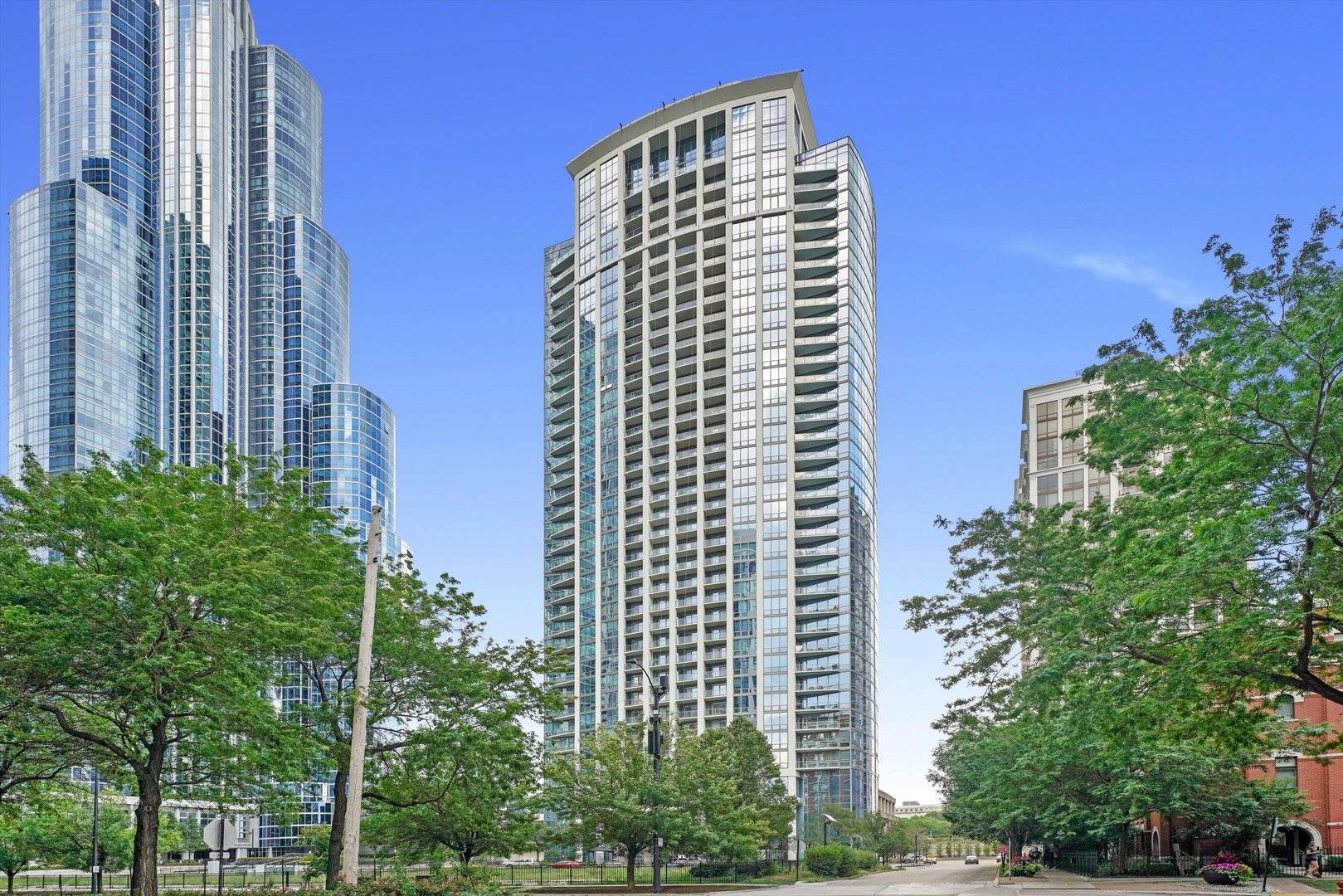 Chicago, IL 60605,1235 S PRAIRIE AVE #2505