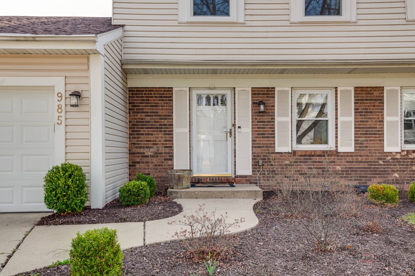 Buffalo Grove, IL 60089,985 Knollwood DR