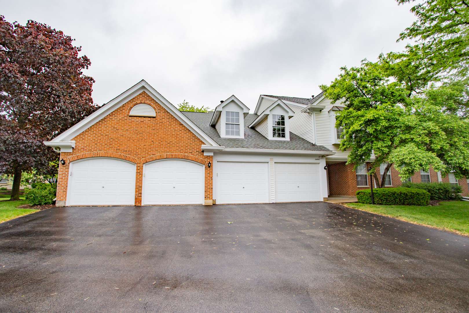 Mount Prospect, IL 60056,1402 Orange CT #D