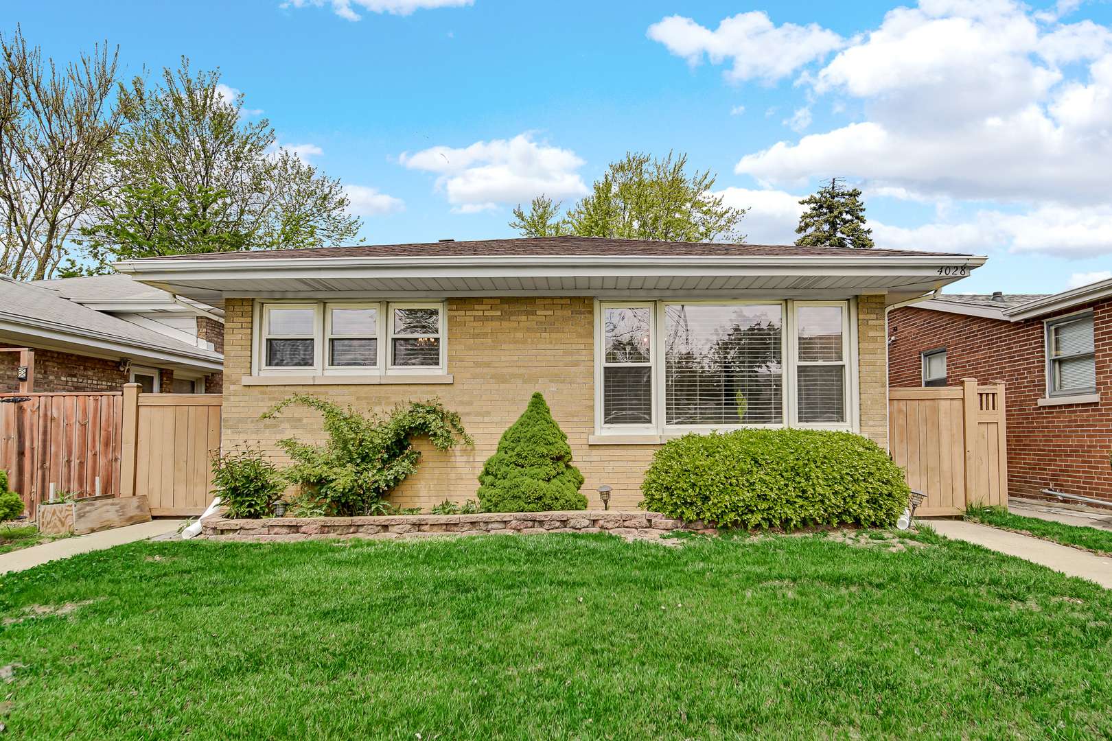 Skokie, IL 60076,4028 Howard ST
