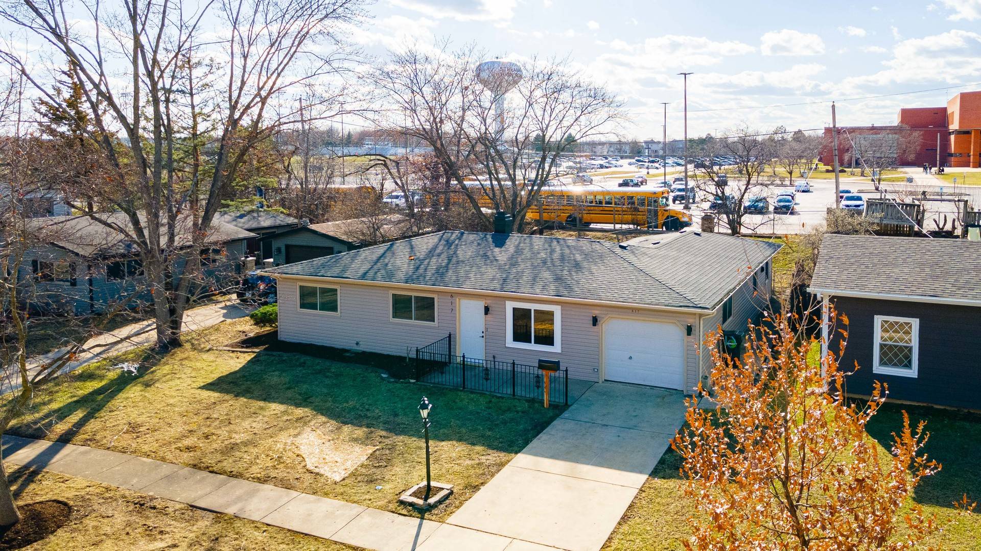 Streamwood, IL 60107,617 Tanglewood DR