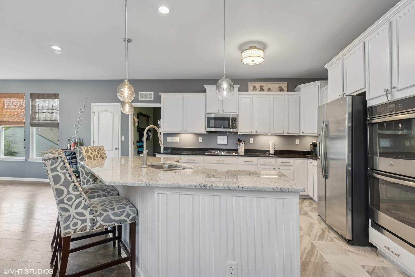 Mundelein, IL 60060,1329 W Courtland ST