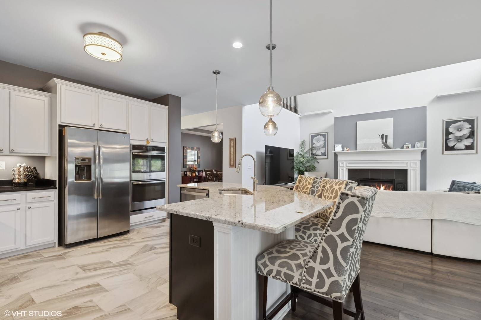 Mundelein, IL 60060,1329 W Courtland ST
