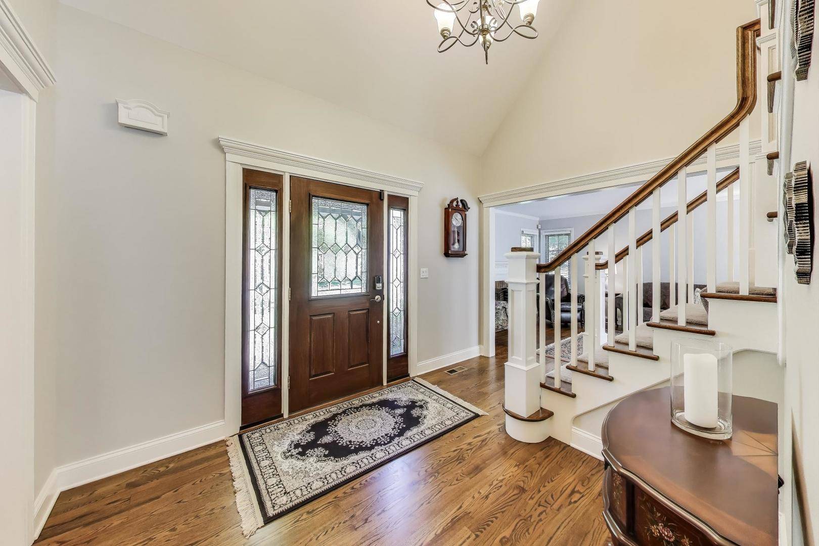 Wheaton, IL 60189,2041 Chatham DR
