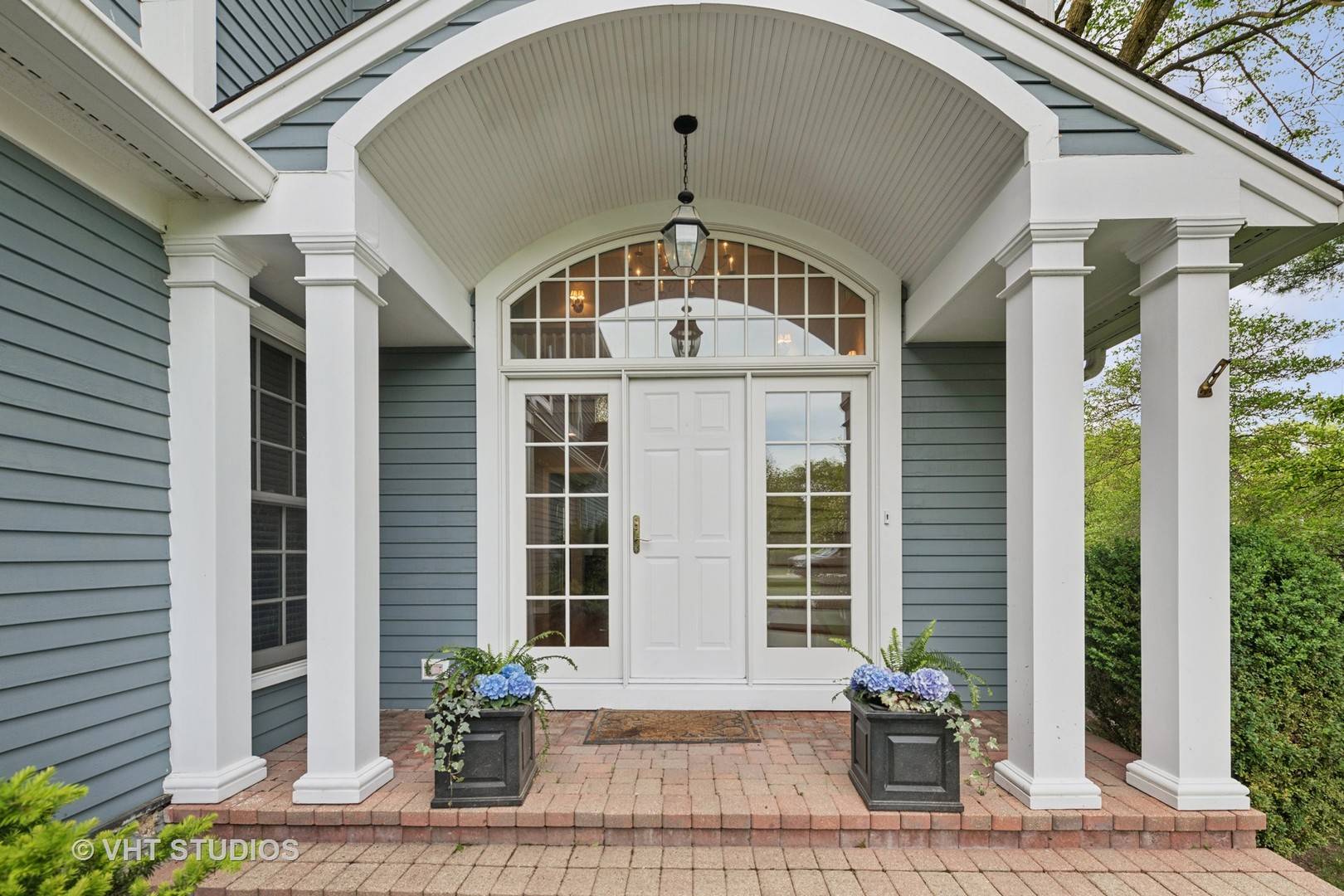 Winnetka, IL 60093,11 Longmeadow RD