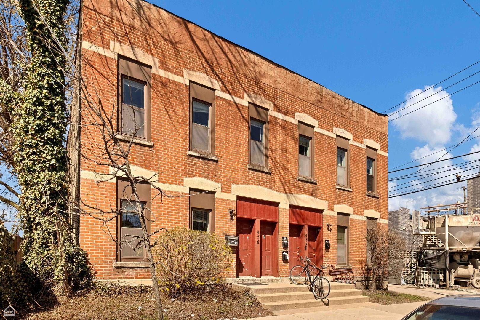 Chicago, IL 60622,456 N PAULINA ST