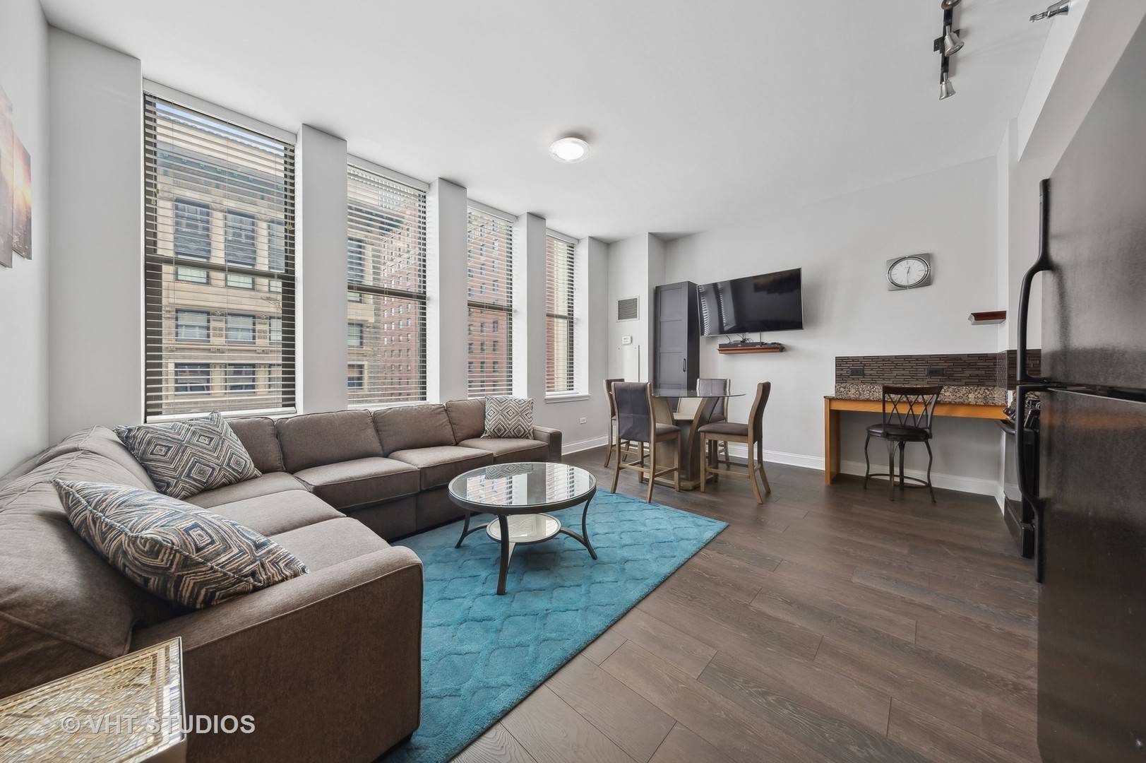 Chicago, IL 60603,8 W Monroe ST #1205