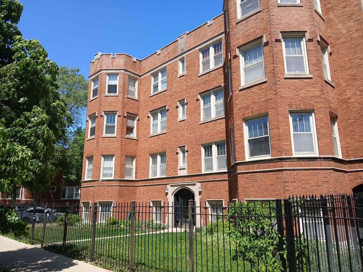 Chicago, IL 60625,4855 N DRAKE AVE #2