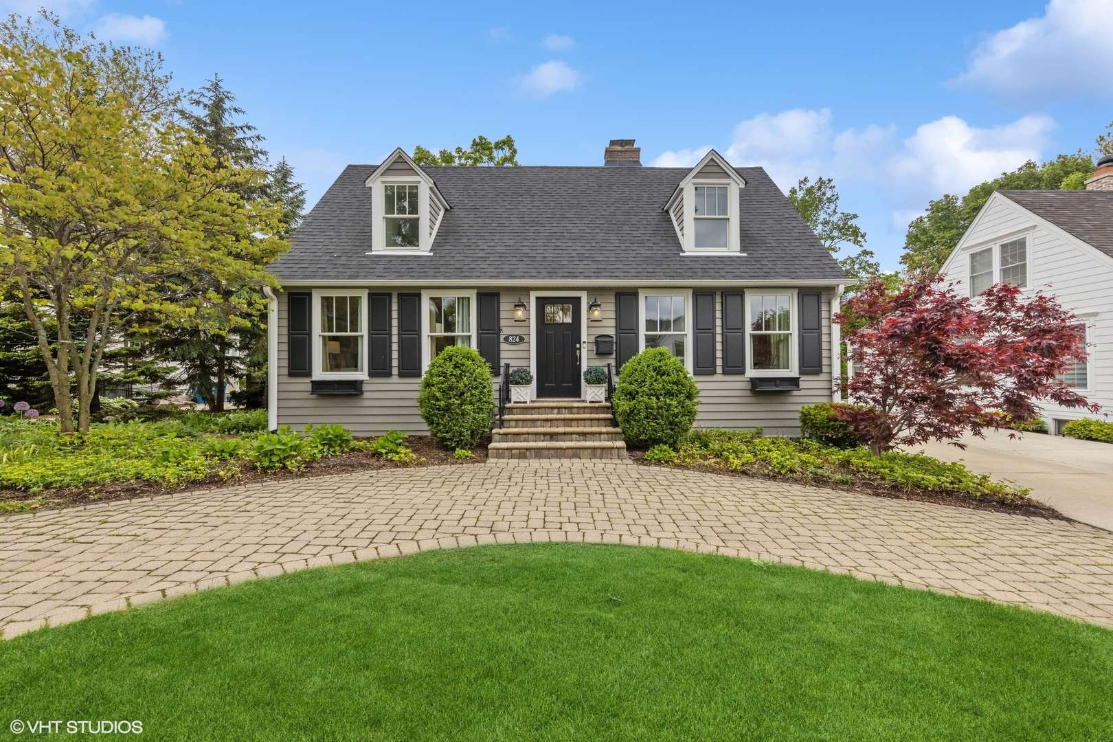 Hinsdale, IL 60521,824 S GRANT ST