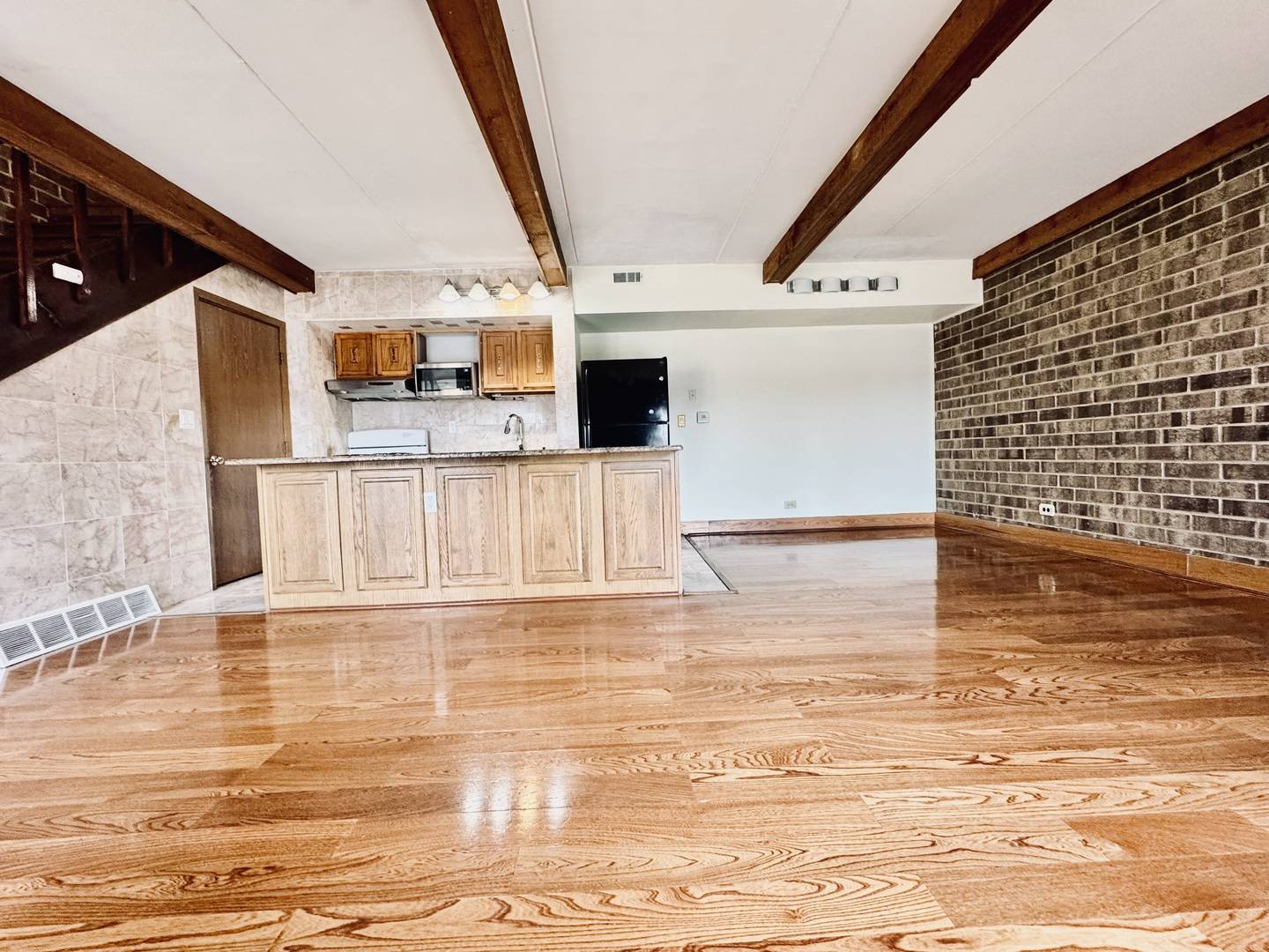 Elgin, IL 60120,1402 Kenneth CIR #1402
