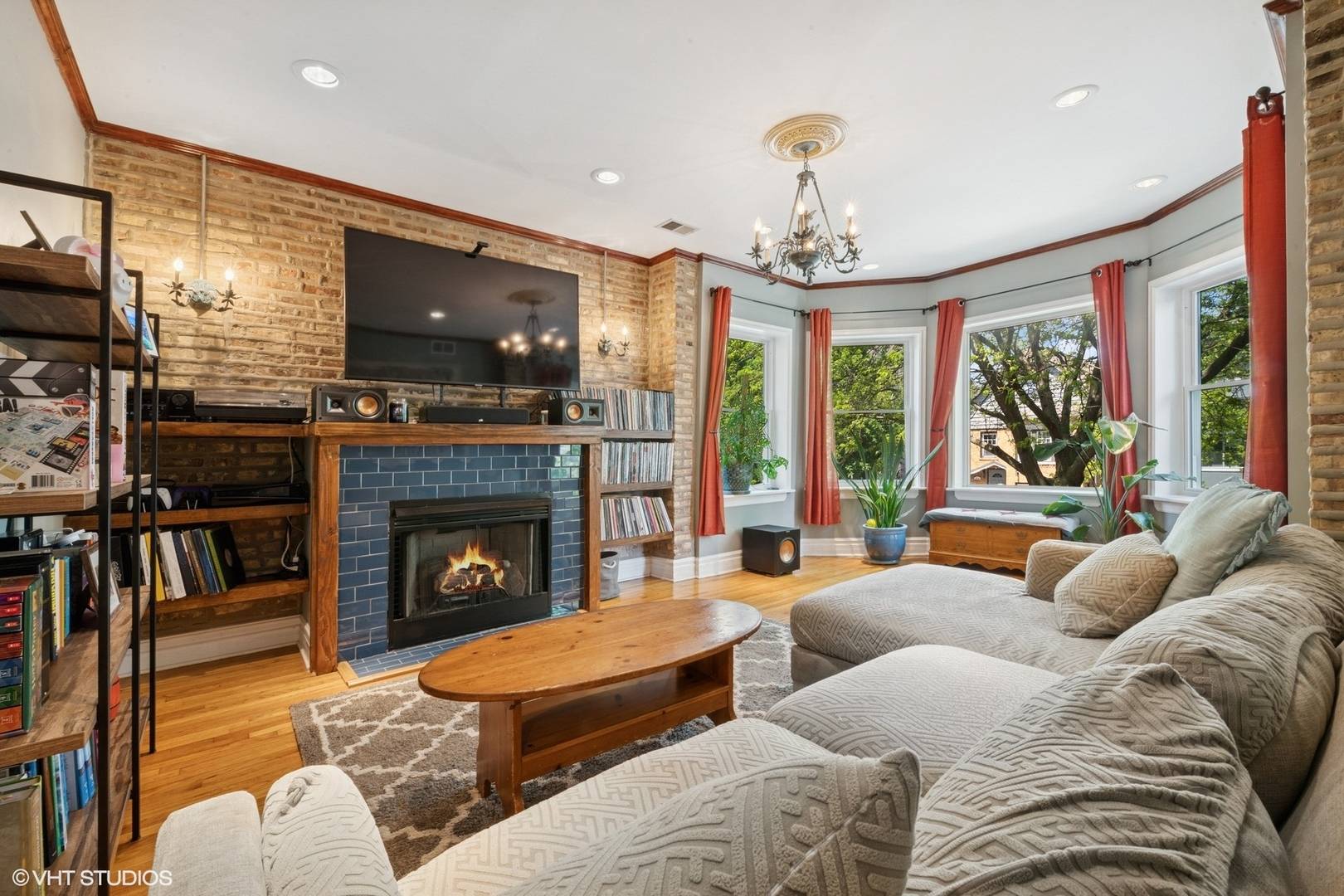 Chicago, IL 60647,3515 W Medill AVE #1W