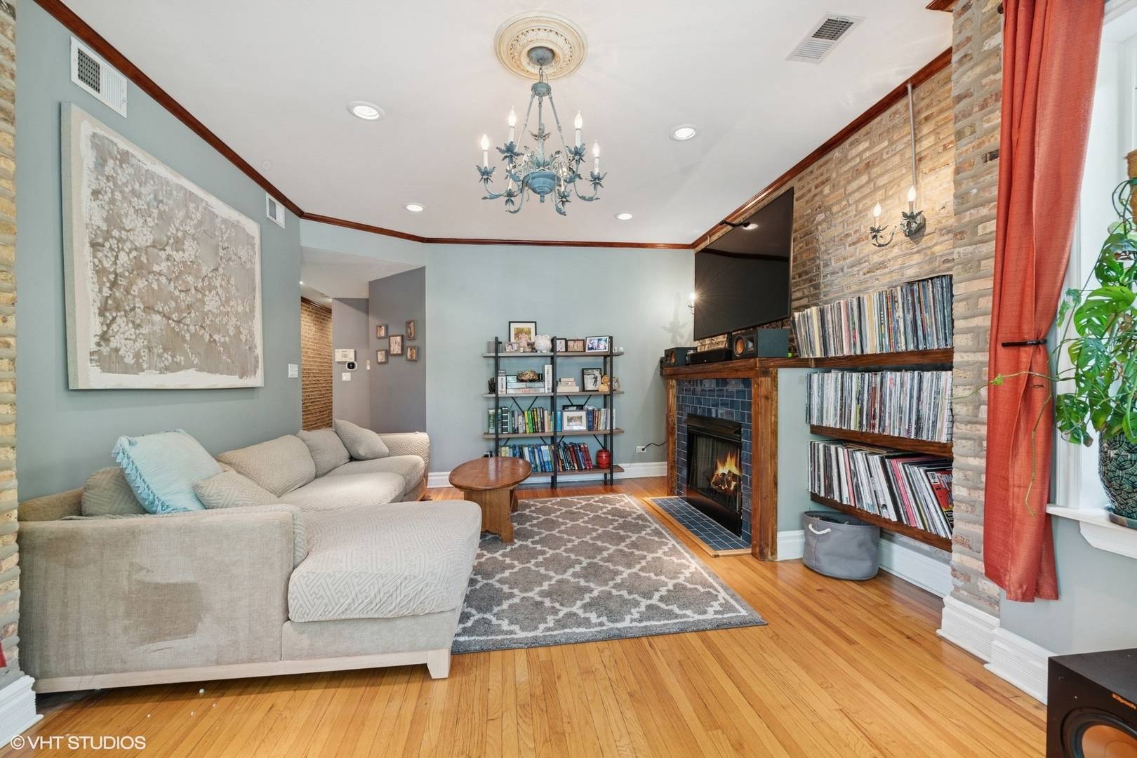 Chicago, IL 60647,3515 W Medill AVE #1W