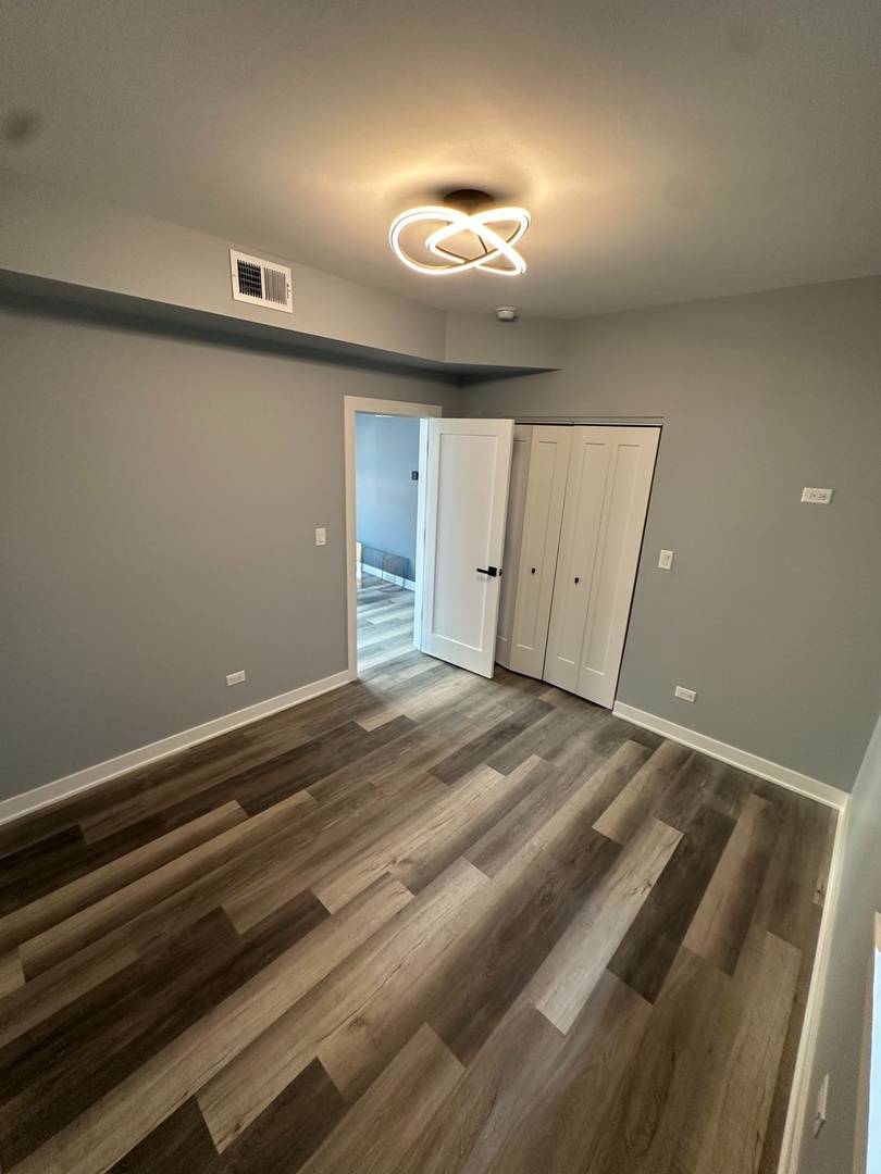 Chicago, IL 60641,5131 W Roscoe ST #2
