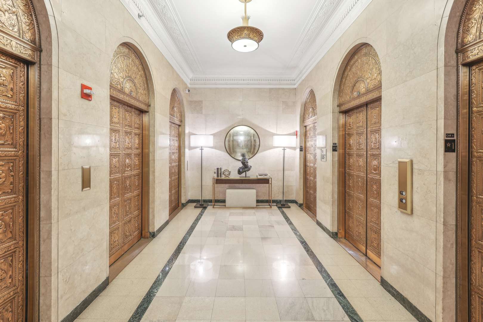 Chicago, IL 60604,310 S MICHIGAN AVE #702