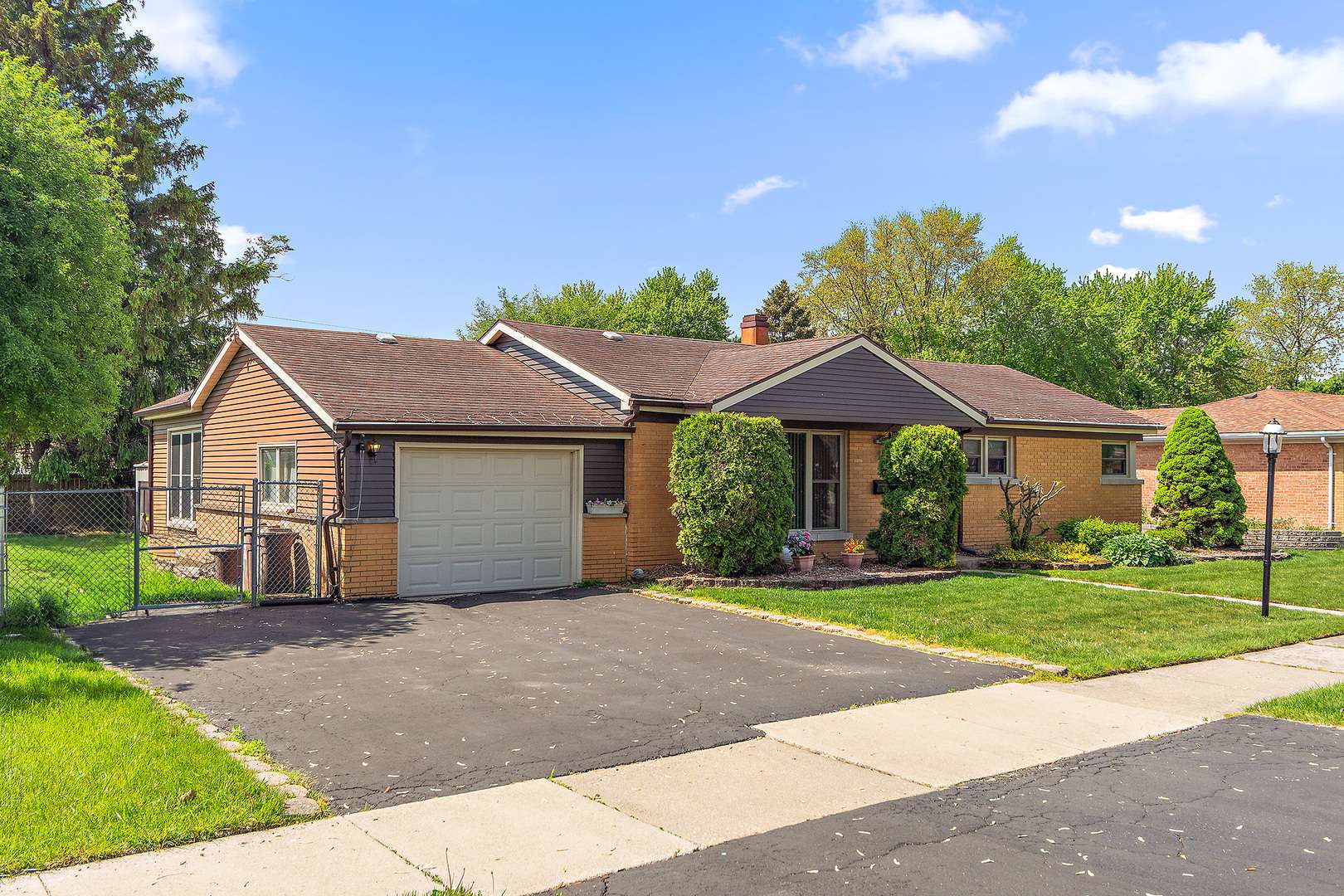 Worth, IL 60482,7009 W 115th PL