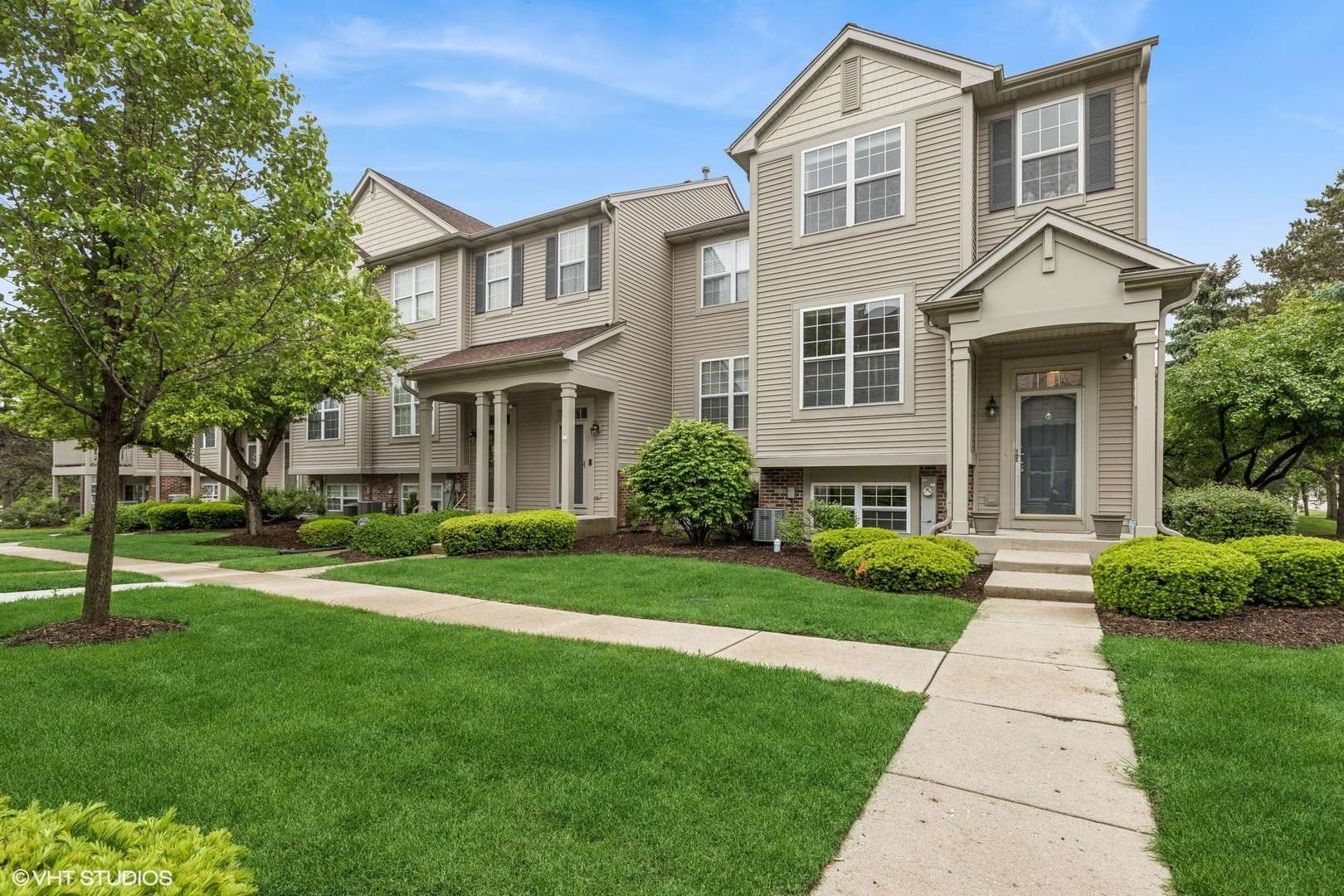 Grayslake, IL 60030,784 Cherry Creek DR