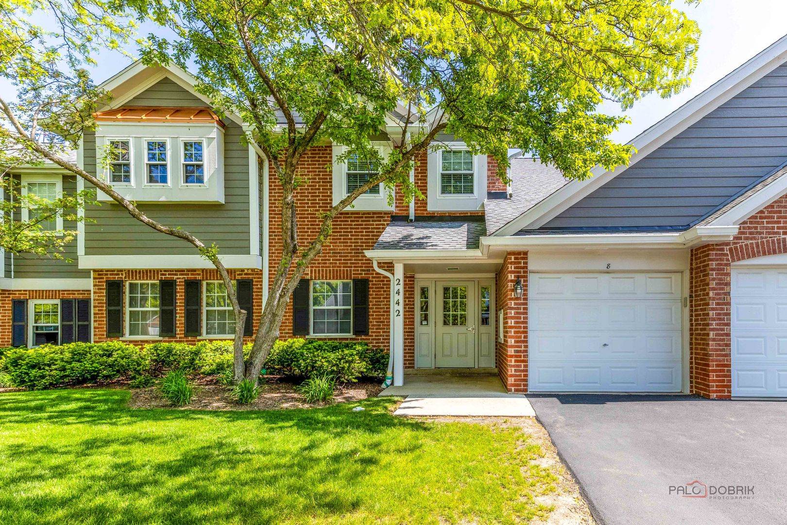 Schaumburg, IL 60193,2442 Charleston DR #5