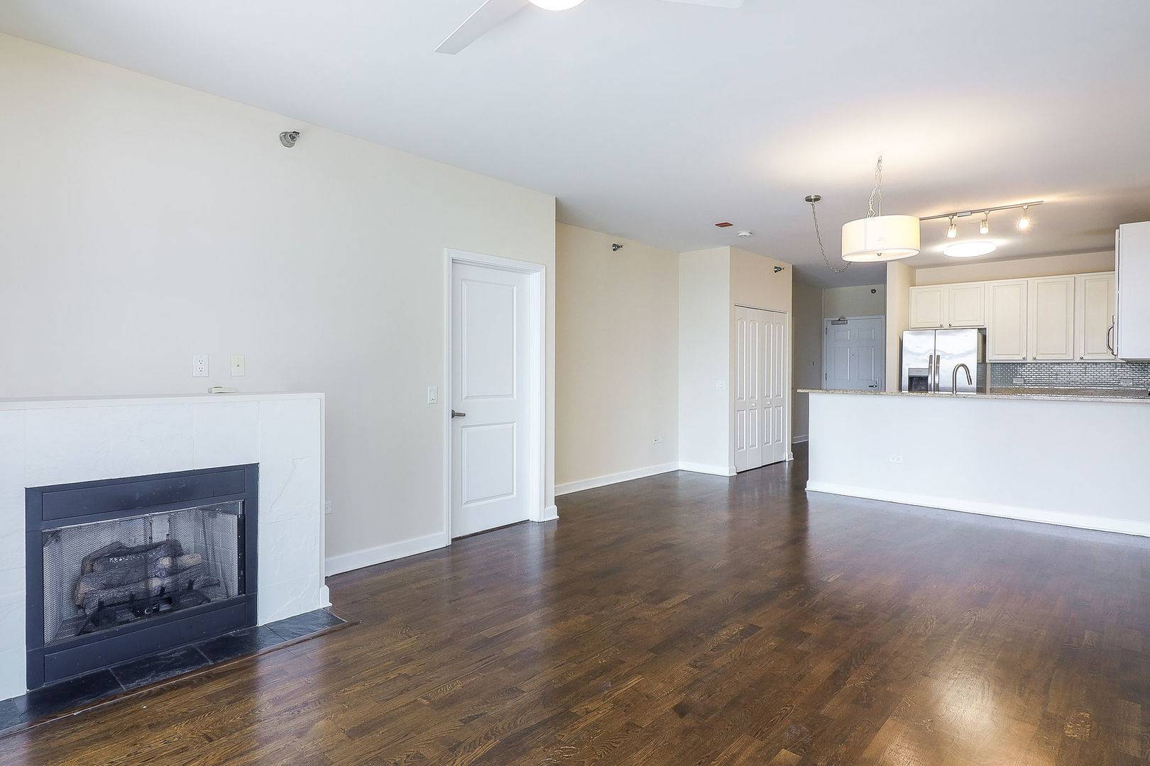 Chicago, IL 60616,1600 S Prairie AVE #810