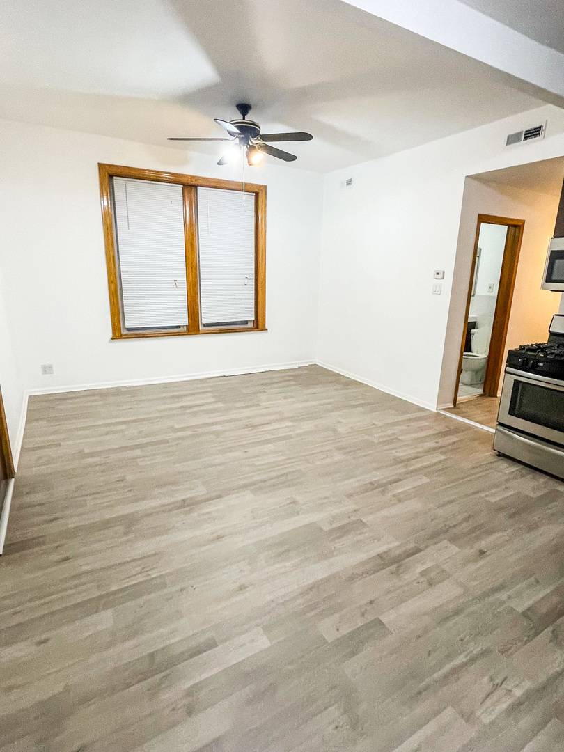 Chicago, IL 60622,2152 W Division ST #2R