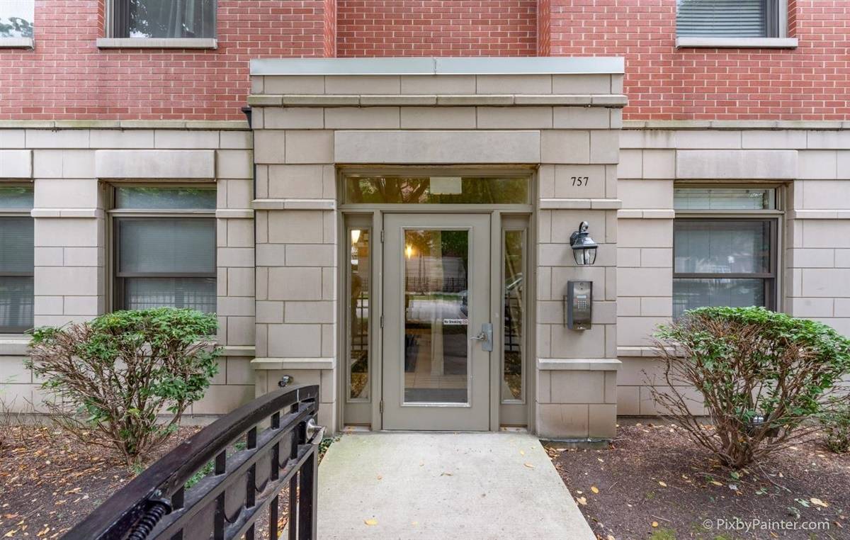 Chicago, IL 60607,757 W 14th ST #3B