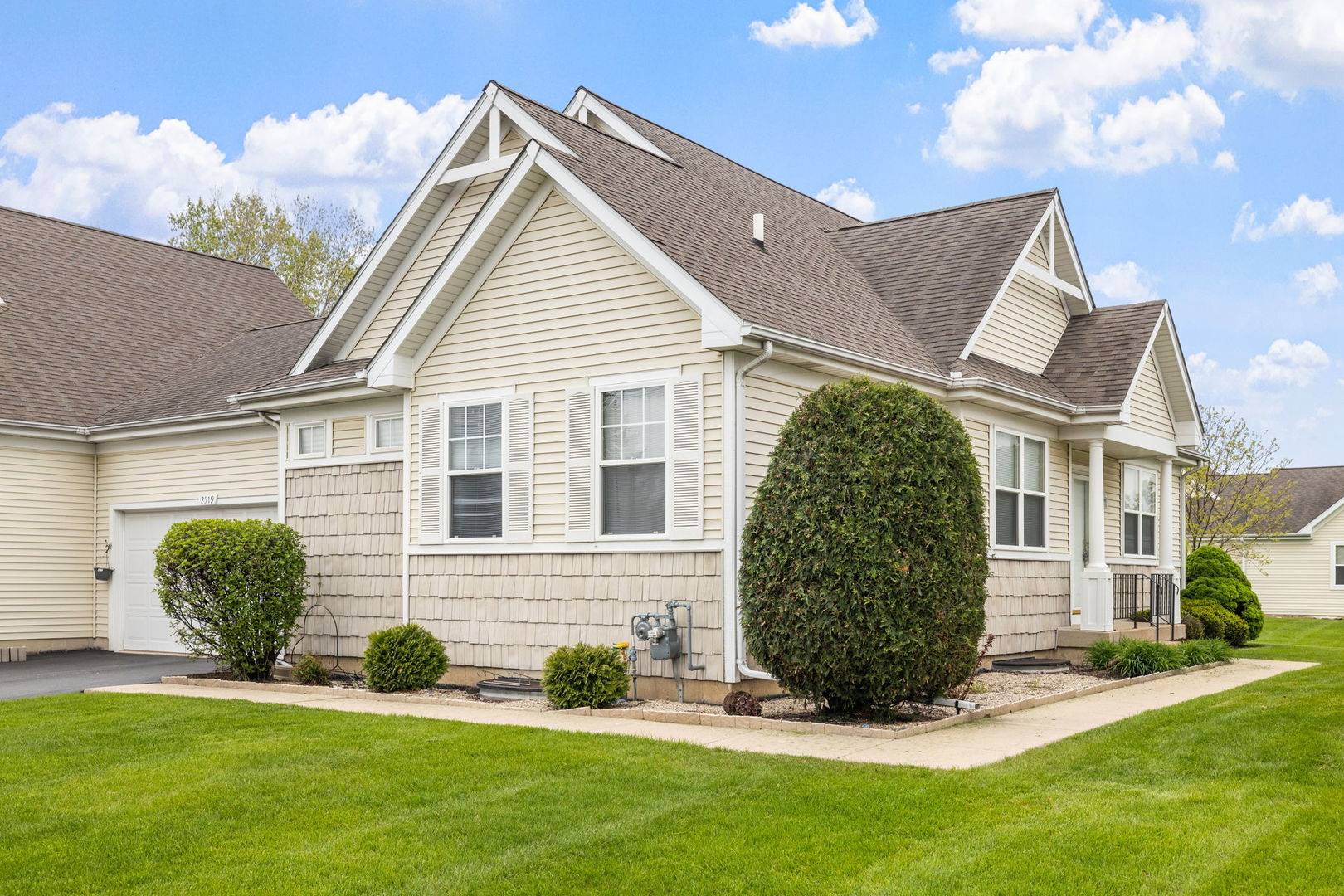 Crest Hill, IL 60403,2519 Park Ridge CT #2519