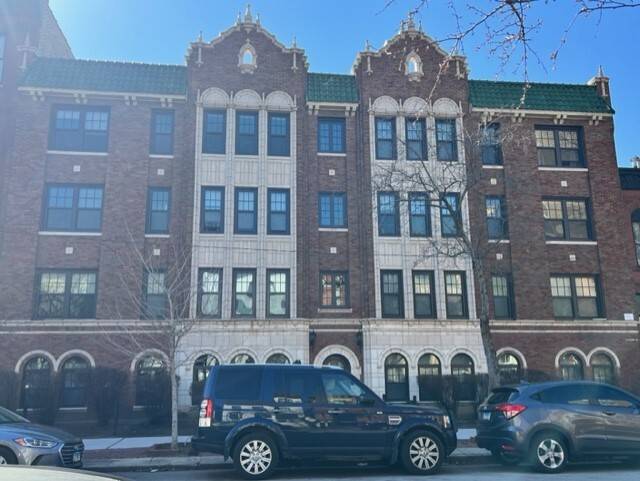 Chicago, IL 60614,1824 N Lincoln Park West #211