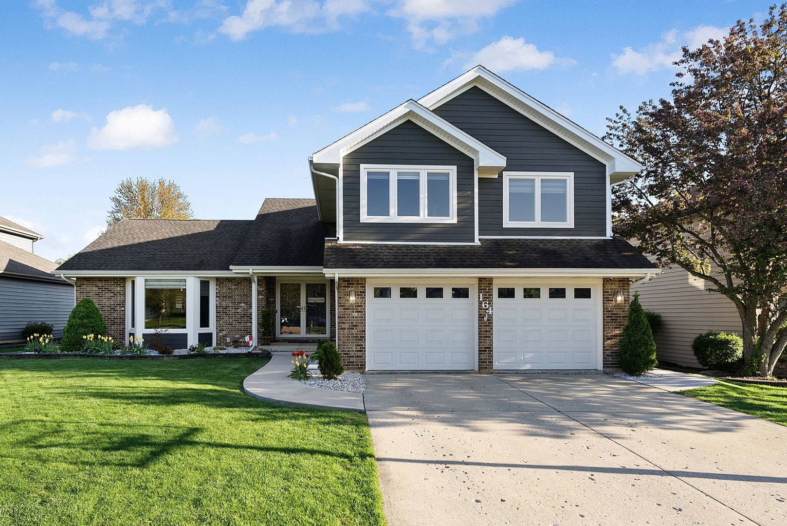 Bartlett, IL 60103,164 Wilcox DR