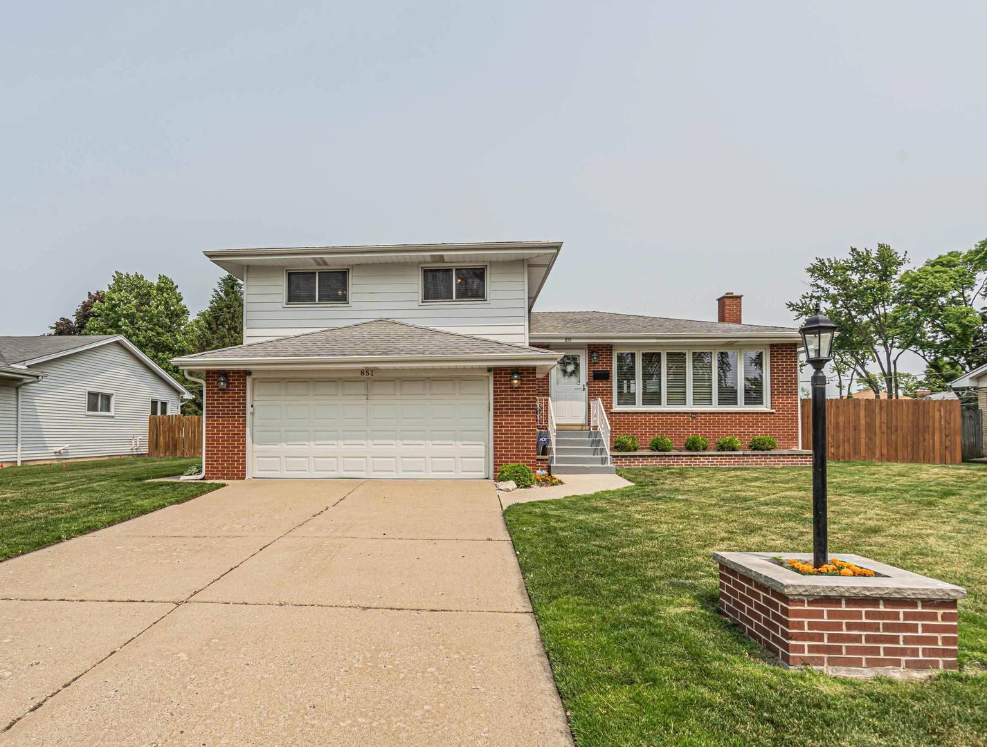 Des Plaines, IL 60016,851 Munroe CIR