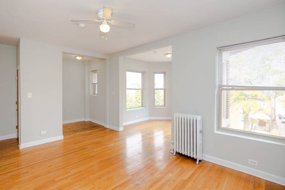 Chicago, IL 60653,439 E Oakwood BLVD #54