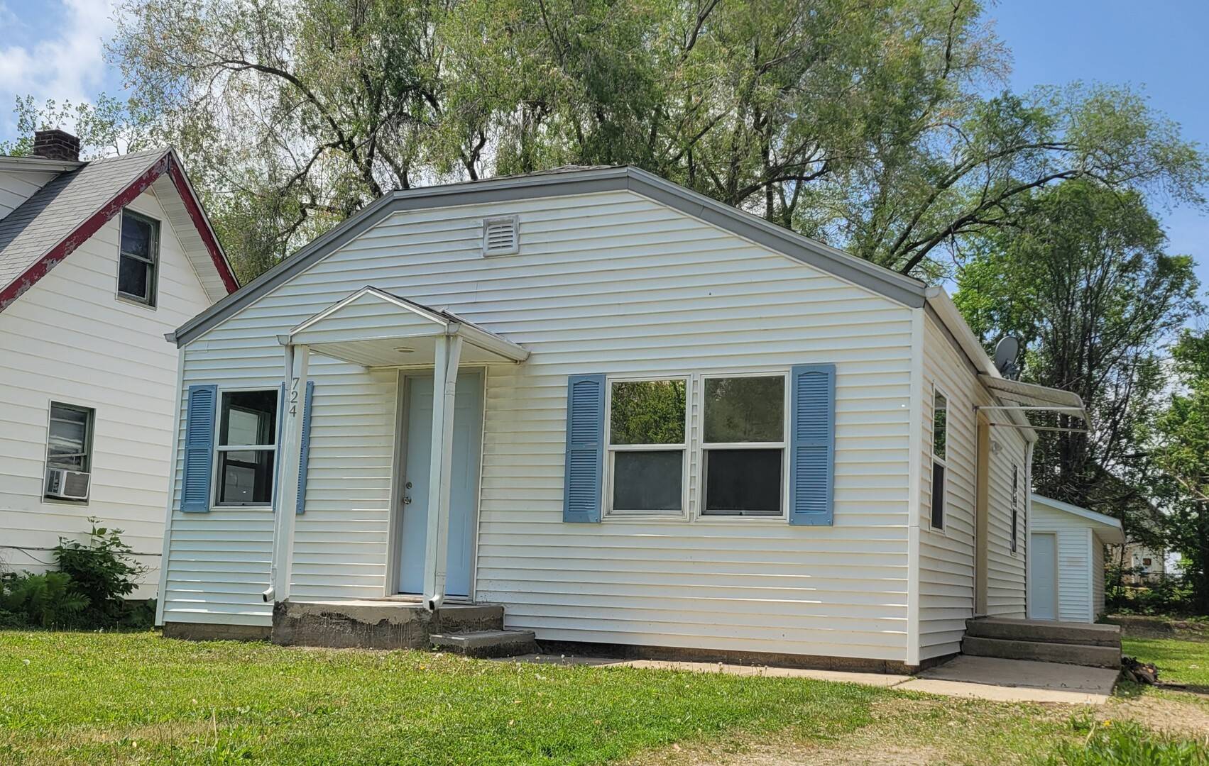 Rockford, IL 61101,724 N Greenview AVE