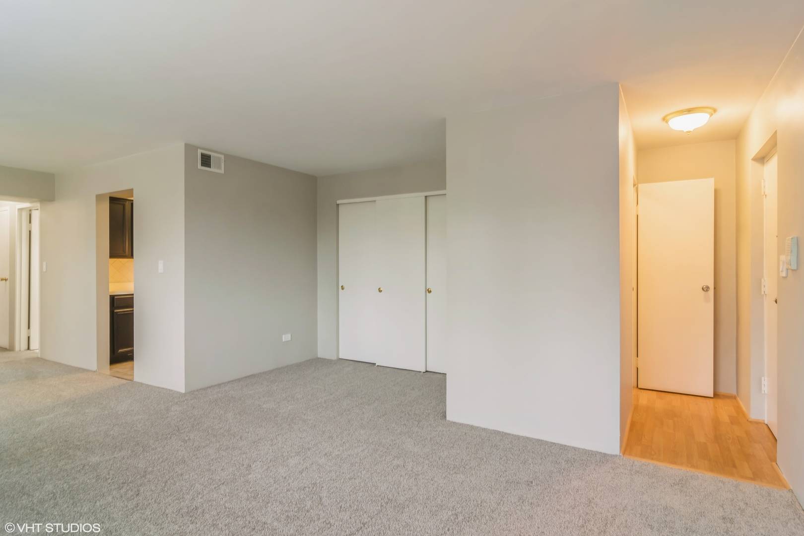 Park Ridge, IL 60068,941 N Northwest HWY #2B