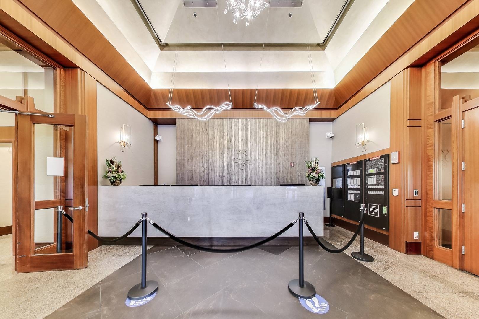 Chicago, IL 60654,33 W Ontario ST #25H
