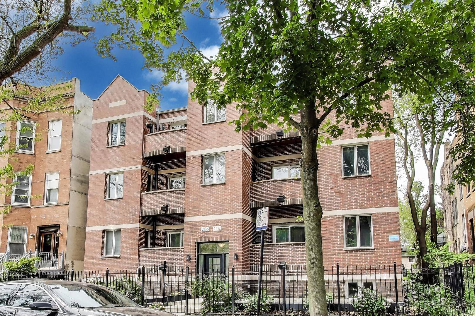 Chicago, IL 60622,2136 W Evergreen AVE #3B