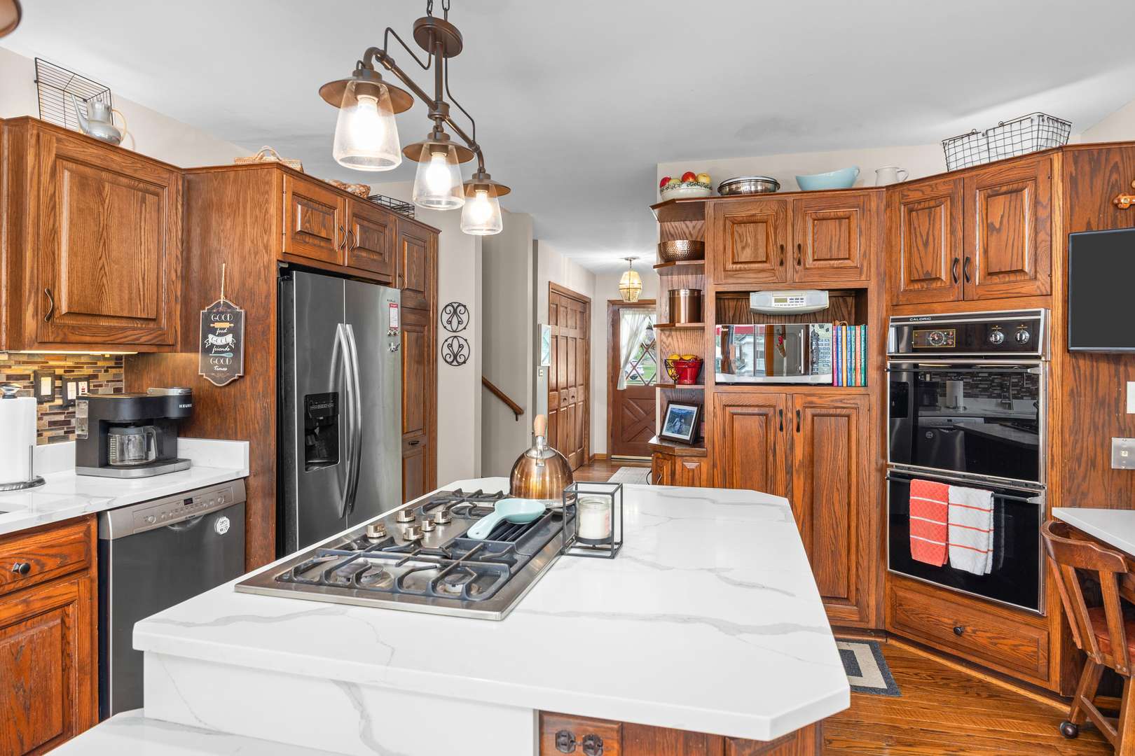 Schaumburg, IL 60173,1723 Columbine DR