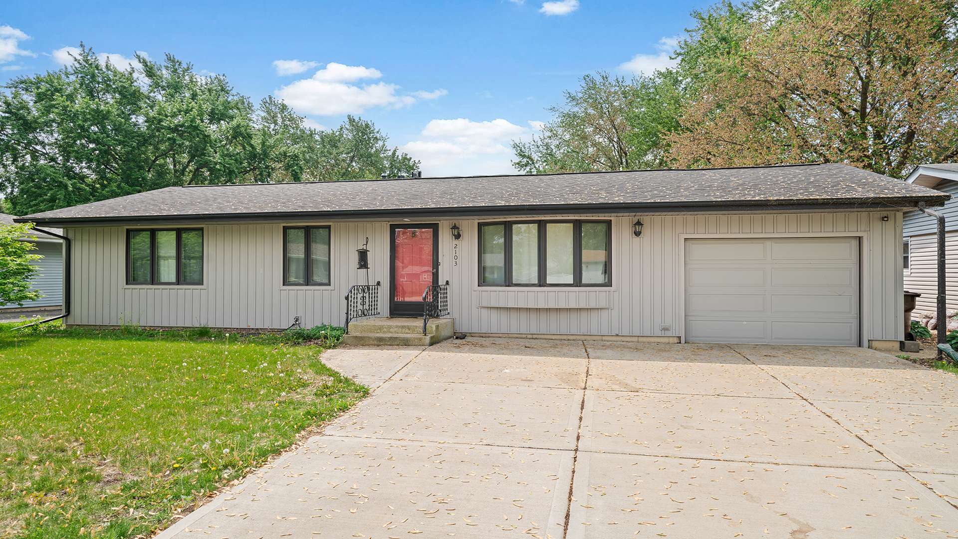 Loves Park, IL 61111,2103 Maple AVE