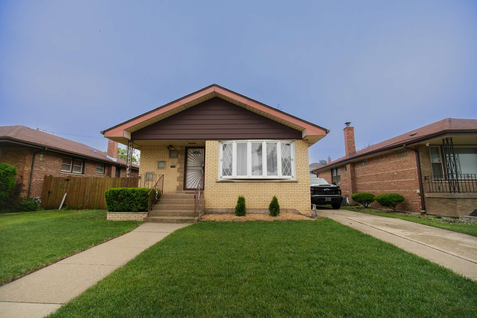 Chicago, IL 60617,3743 E 112th ST