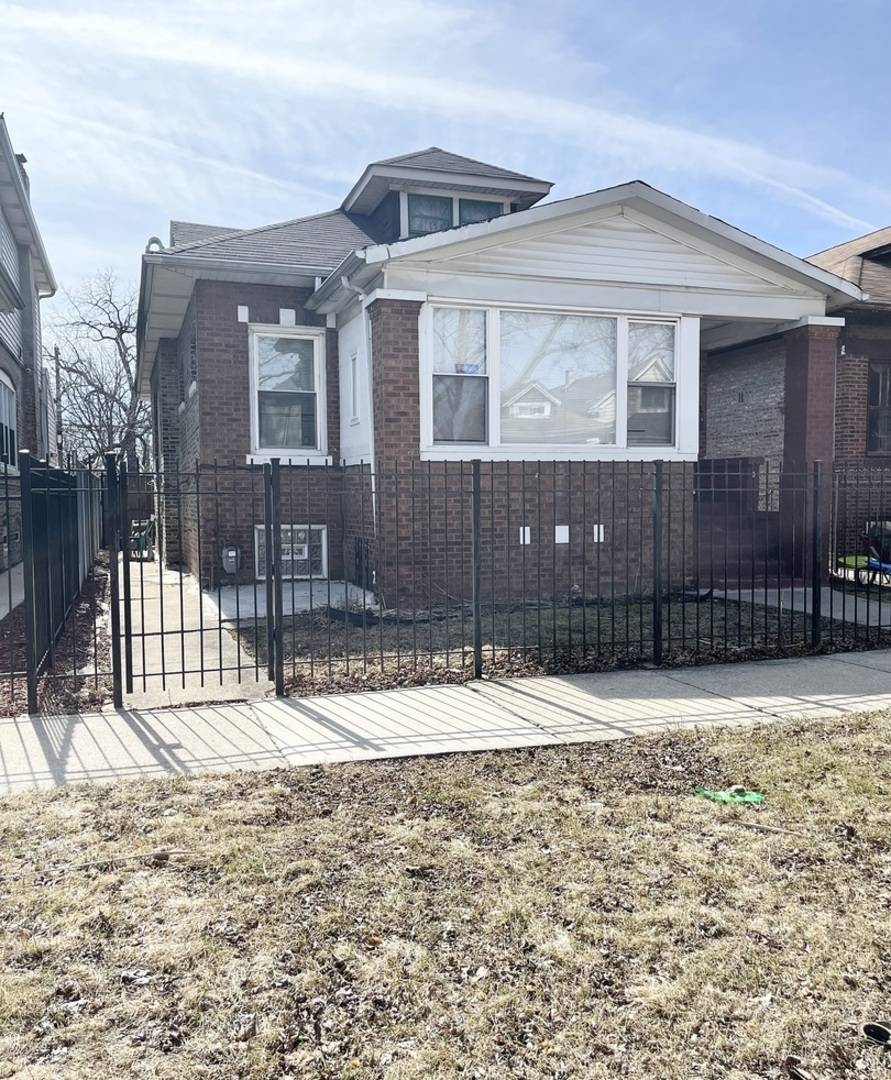 Chicago, IL 60644,5421 W Congress Pkwy