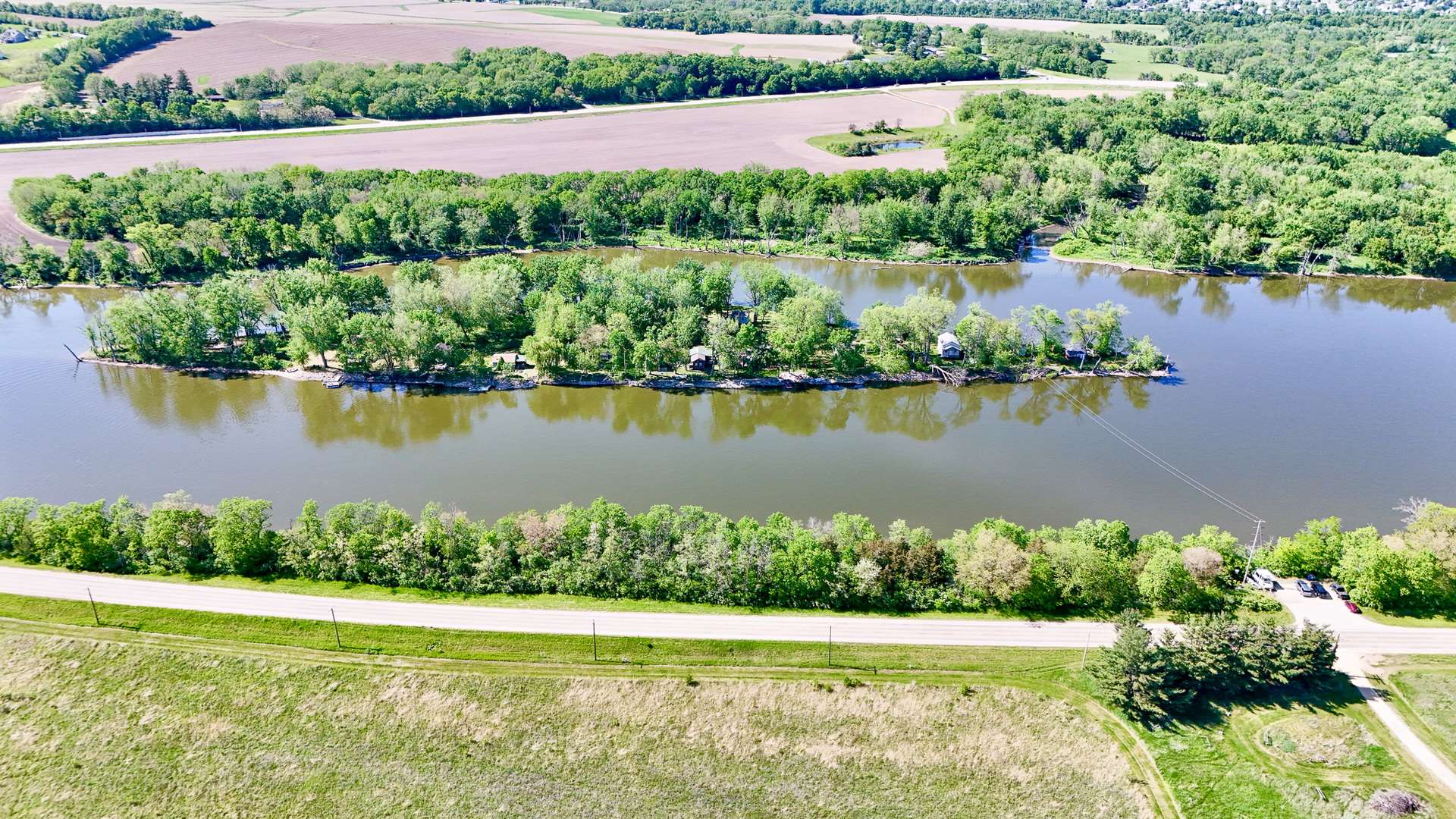 Byron, IL 61010,7084 N River RD