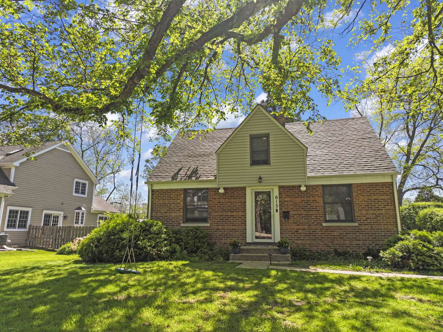 Glenview, IL 60025,615 Hillside RD