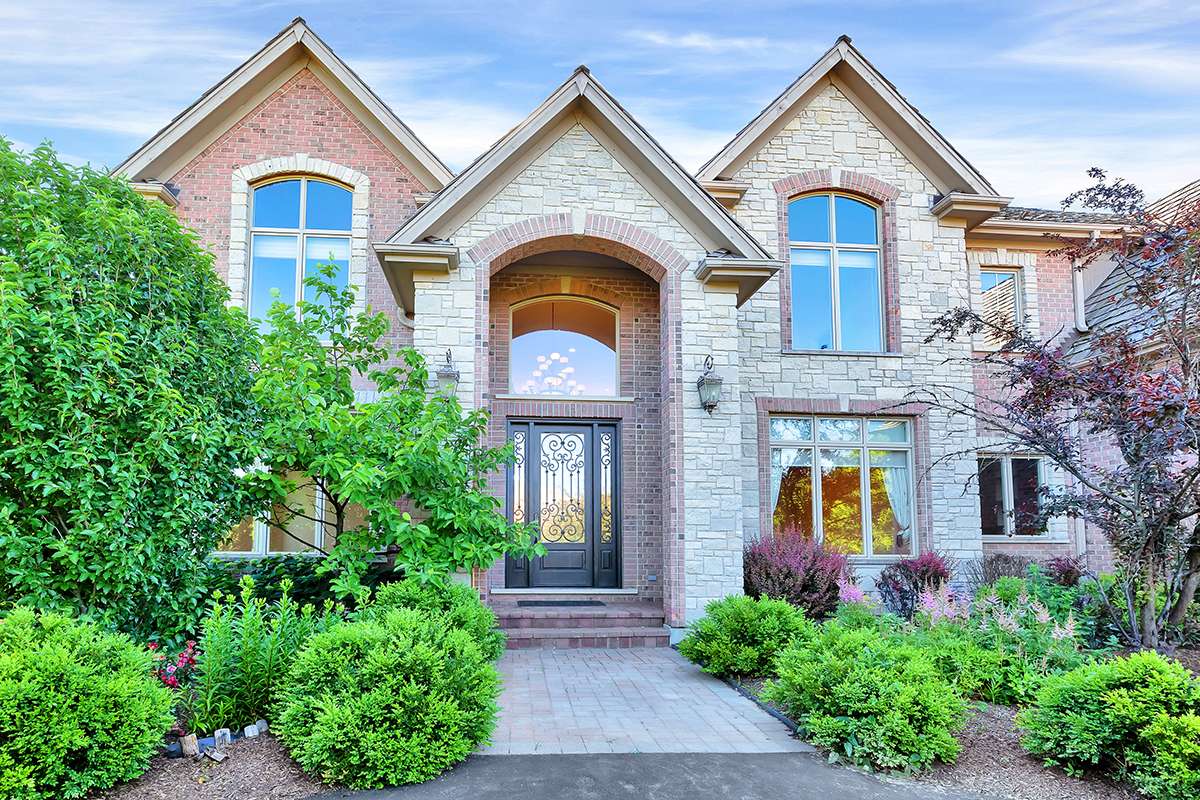 Inverness, IL 60010,1410 W Newcastle CT