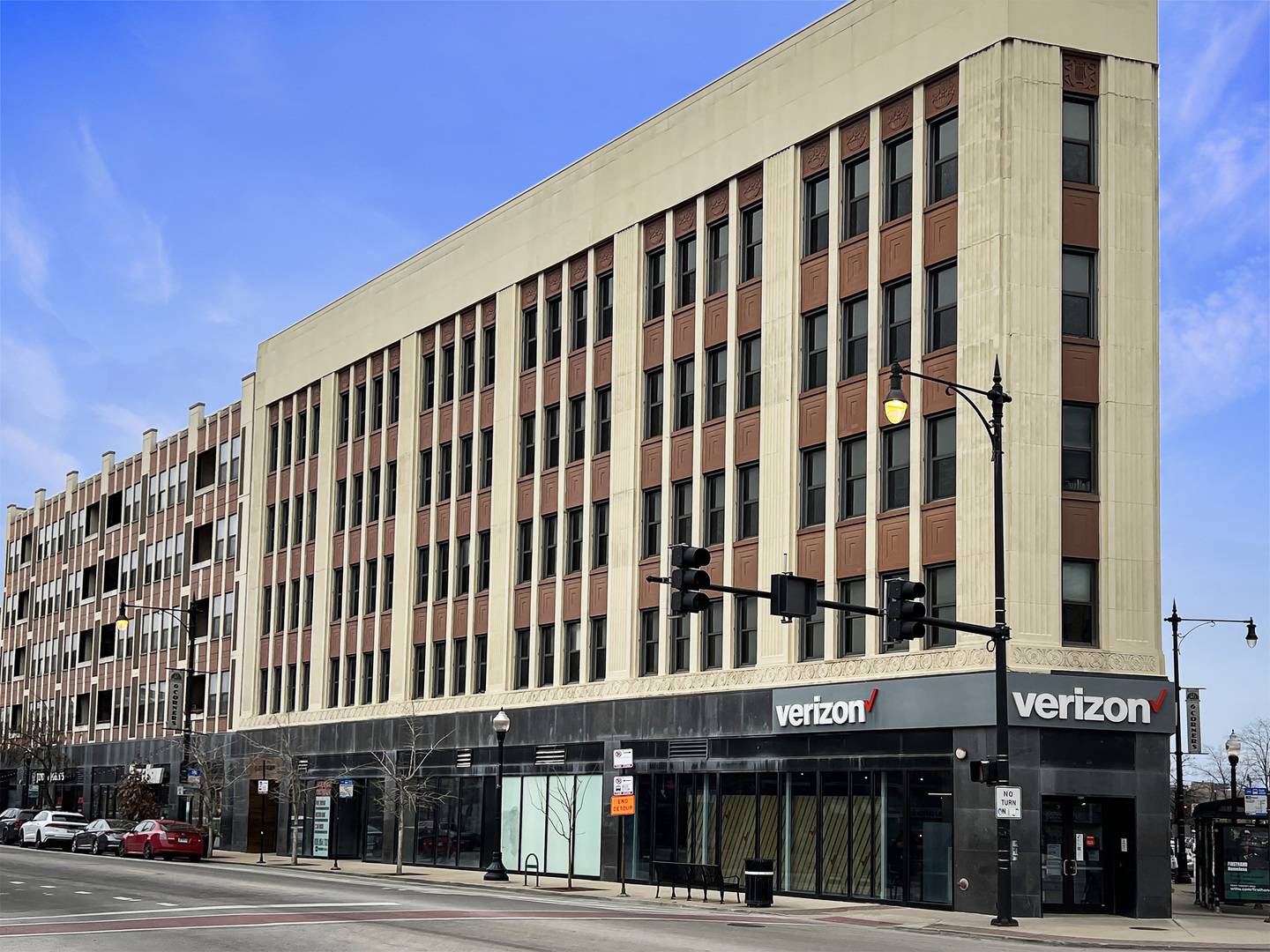 Chicago, IL 60641,4015 N Milwaukee AVE #211