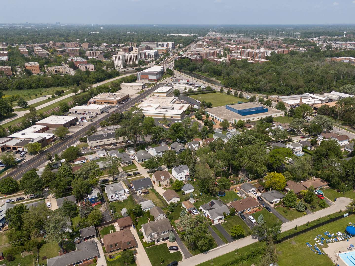 Des Plaines, IL 60016,904 Parkview LN