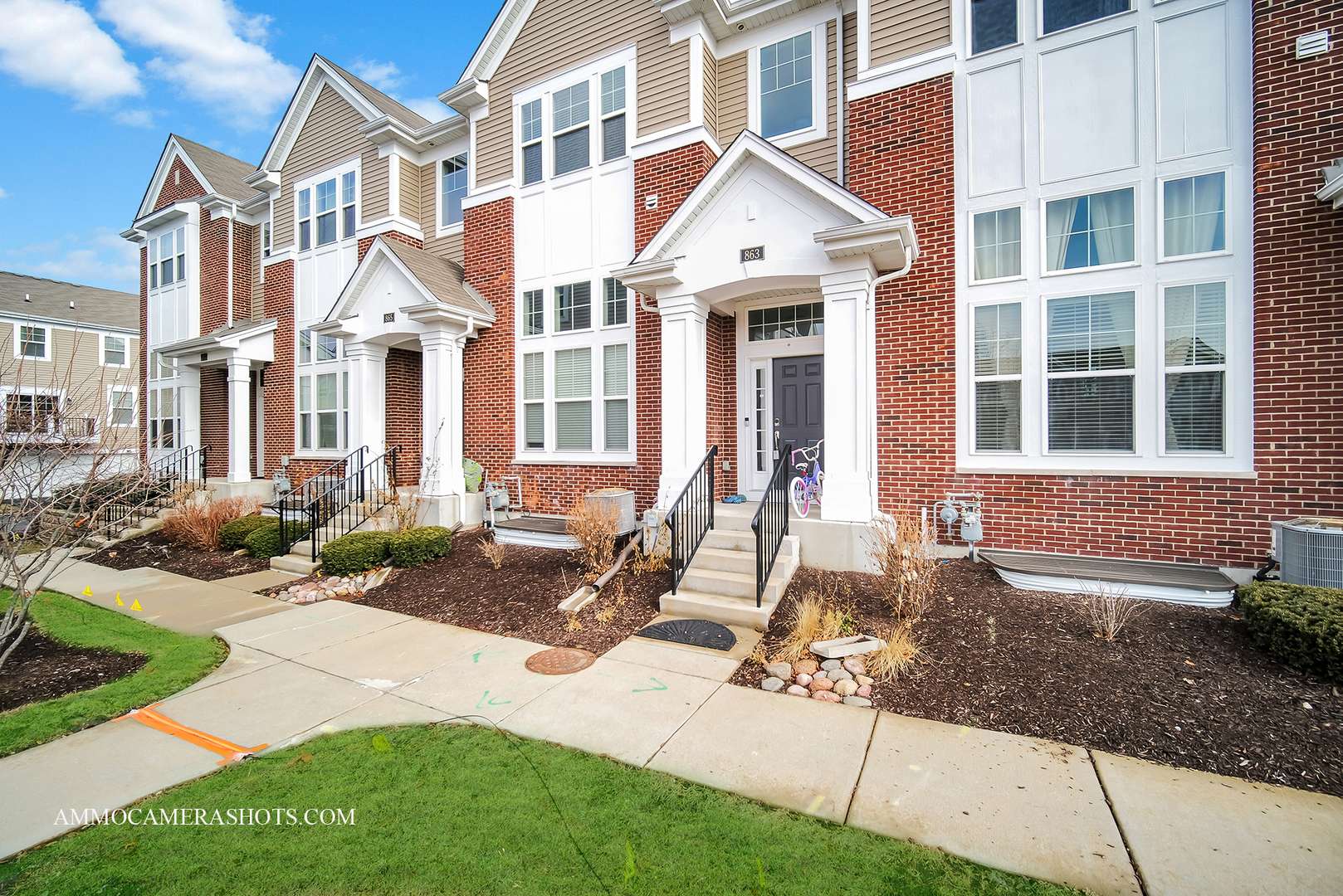 Aurora, IL 60504,863 Lewisburg LN